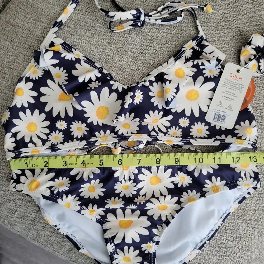 Citrus two piece ruffle top daisy print swimsuit Size 16